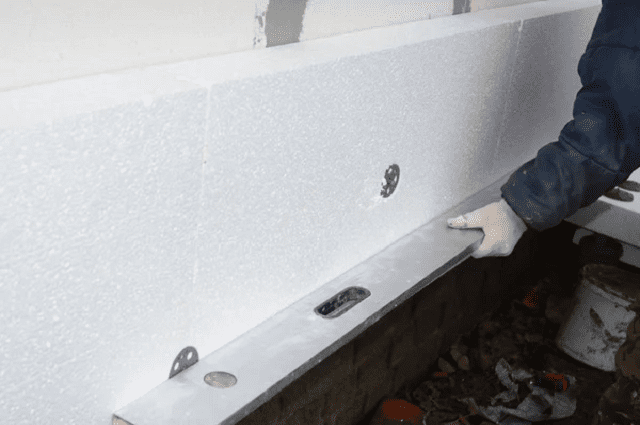 isolation d'un mur extérieur avec un polystyrène expansé